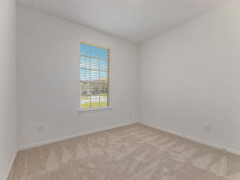 235 Pine Cavern Dr — Photo 9