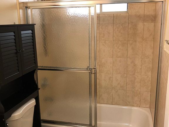 5th image of 219 Carteret St #1