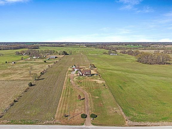 2nd image of 621 Wortham Cemetery Rd