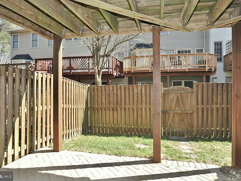 6759 Royal Thomas Way — Photo 9