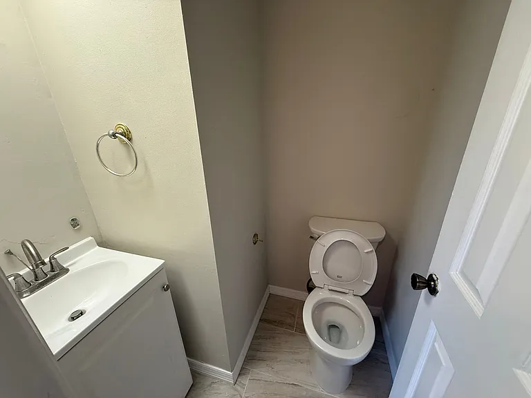 7420 Woodburn Ct #25 — Photo 12