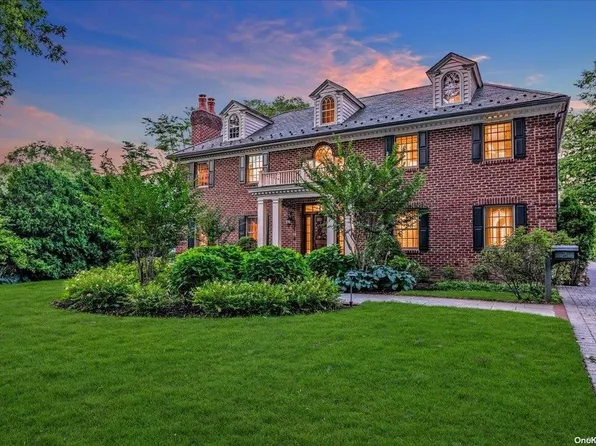 38 School Street, East Williston, NY 11596