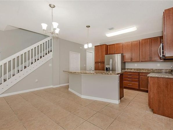 6301-6321 S Station Sq