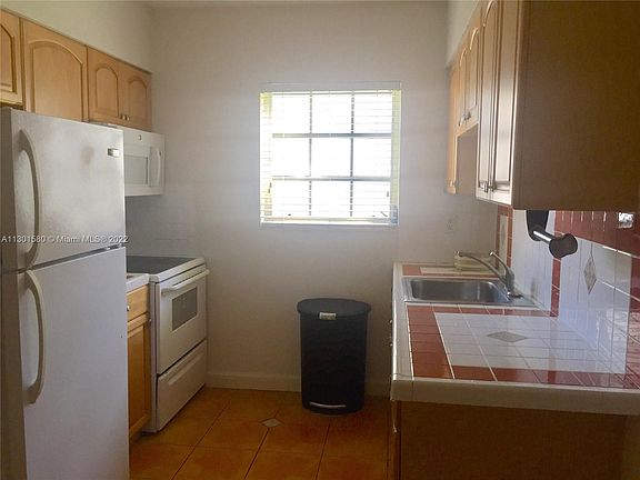 6511 Santona St. C7, Coral Gables_ Kitchen