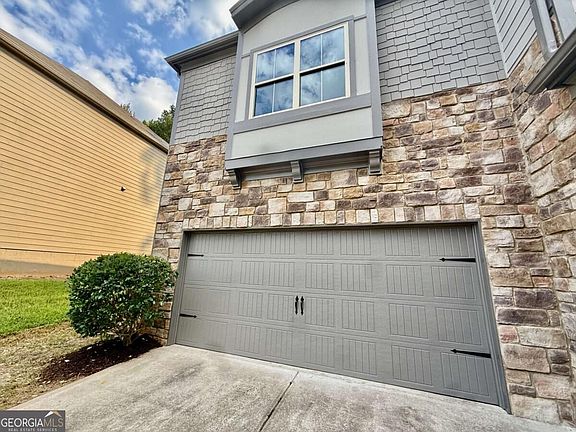 2nd image of 5190 Amberland Sq