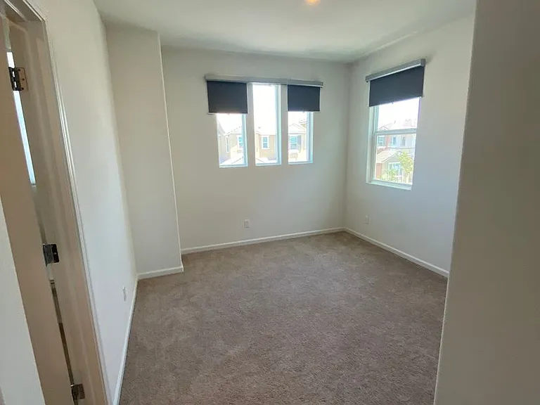 1667 Lion St — Photo 31