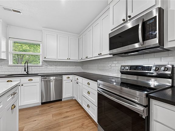 5th image of 1530 Monte Northeast Rd