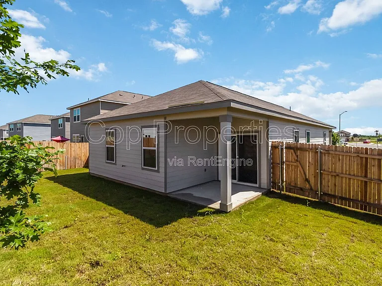 10219 Pine River Dr — Photo 31