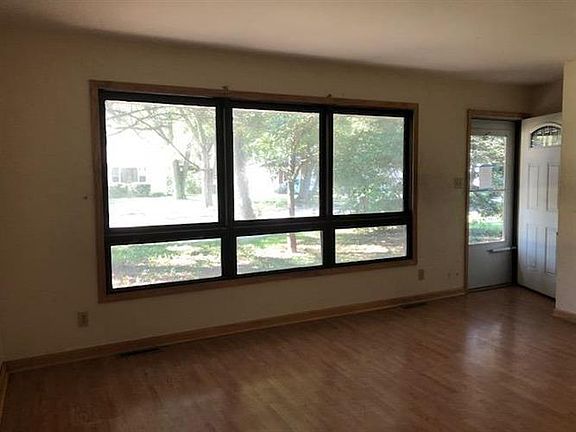 4th image of 5454 Buckeye Ave