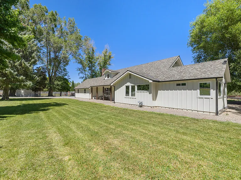 2241 Pioneer Trl — Photo 22
