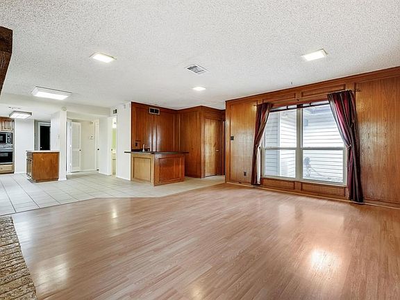 3rd image of 8 Indian Trl