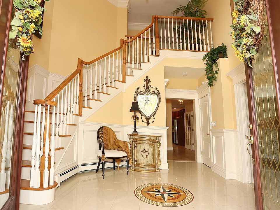 Entry Foyer w/ Radiant Heat