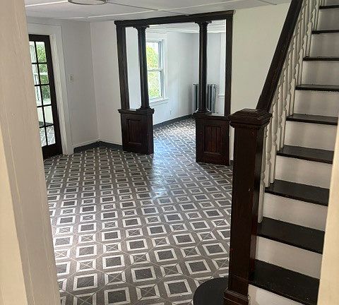 4th image of 389 Main St