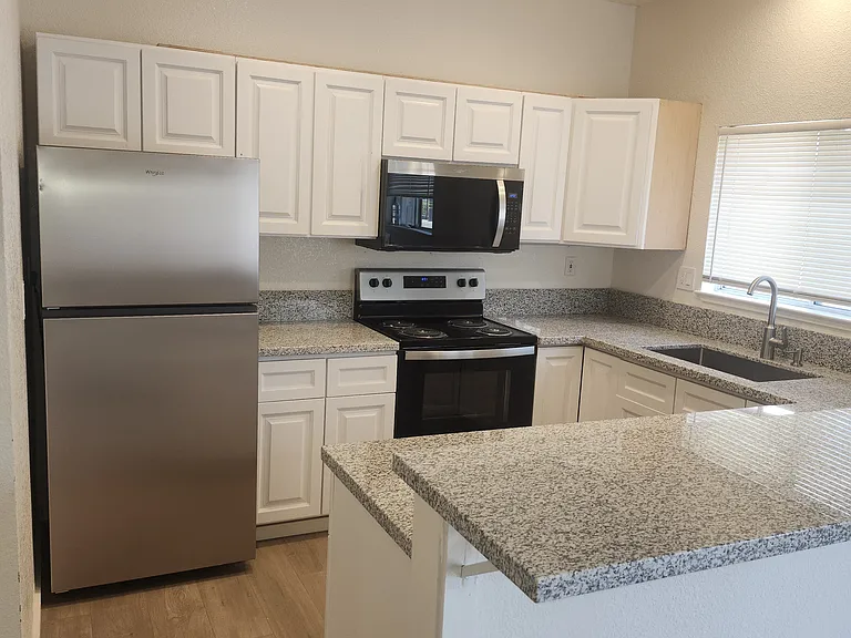 402 S Laurel St — Photo 21