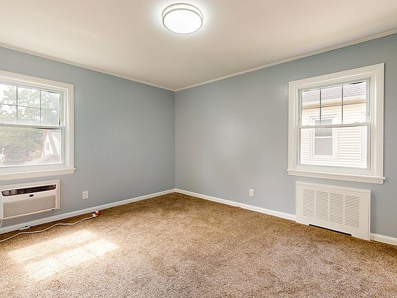 5th image of 22 Whitney Ave Unit 2
