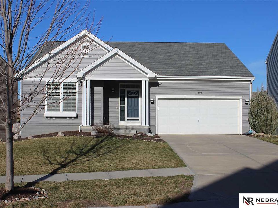 1st image of 1591 N 208th St