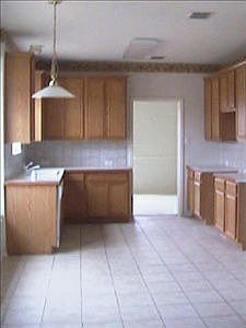 4th image of 1113 Crabtree St