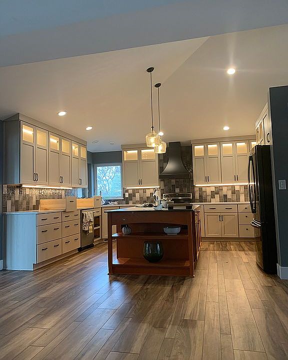 2nd image of 2326 S Starlight Ln