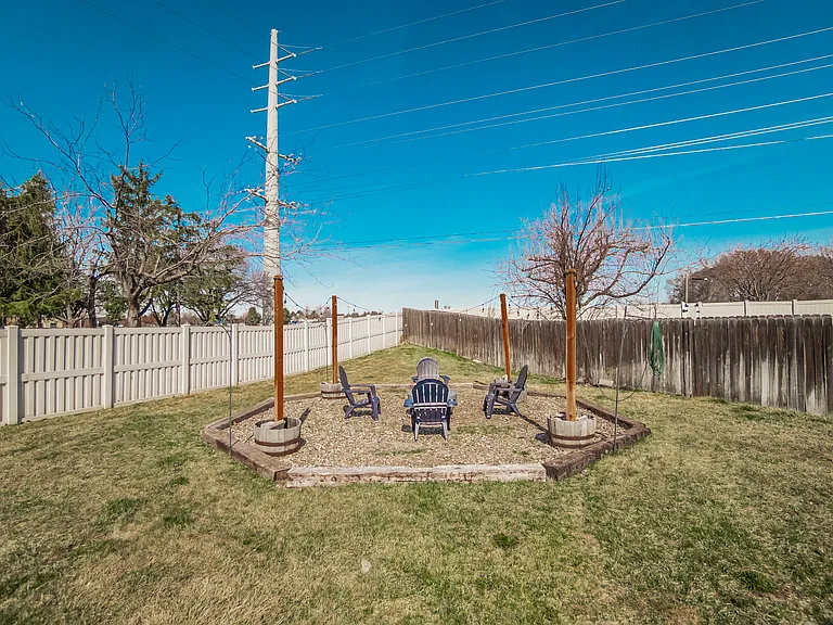 2479 W Washington Ave — Photo 37