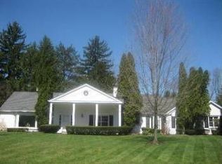 30 Essex Ln, Lincolnshire, IL 60069