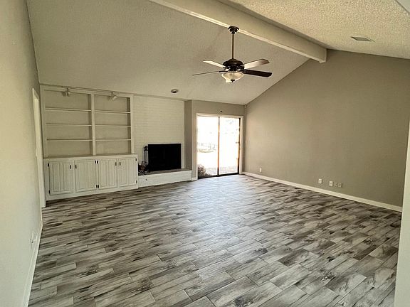 2nd image of 404 S Dogwood Ave