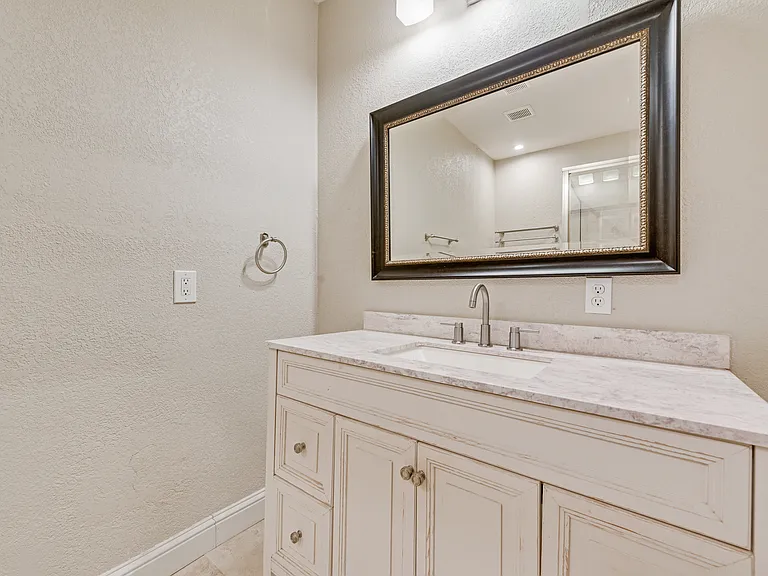 811 Kidd Springs Dr — Photo 17