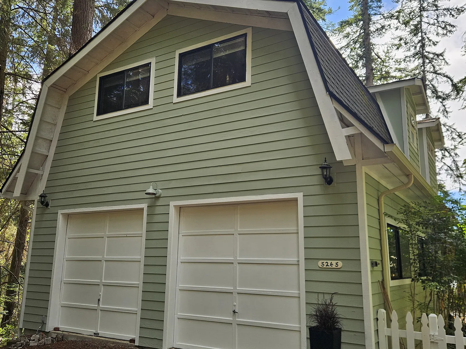 3 bed, 1.5 bath, 1300 sqft, $2,500 — Photo 2