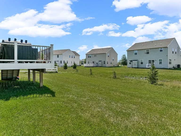 305 Goodwick Dr — Photo 38