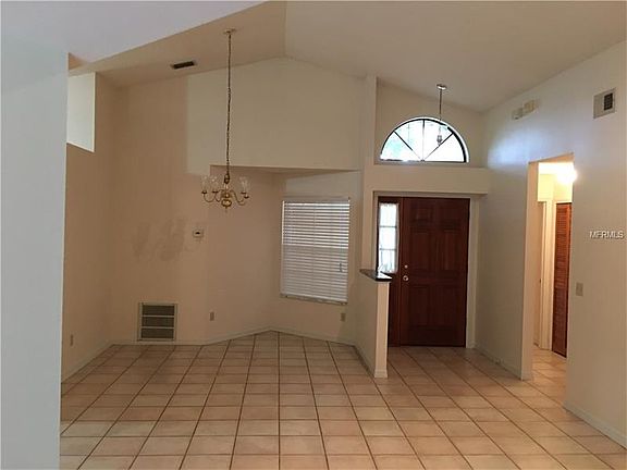 5th image of 128 River Chase Dr