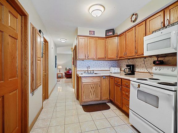 2nd image of 4215 W 95th St APT 2A