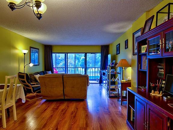 4th image of 2900 Cove Cay Dr Unit 2C