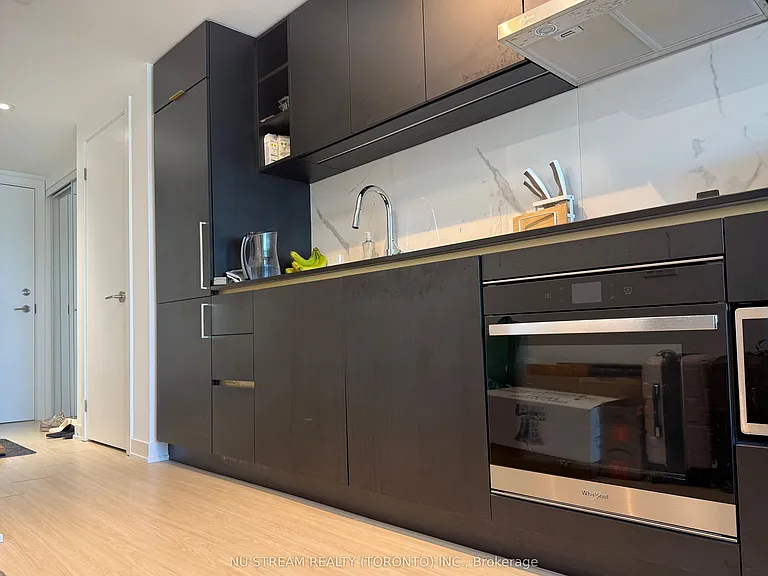 8 Wellesley St W #5010 — Photo 4