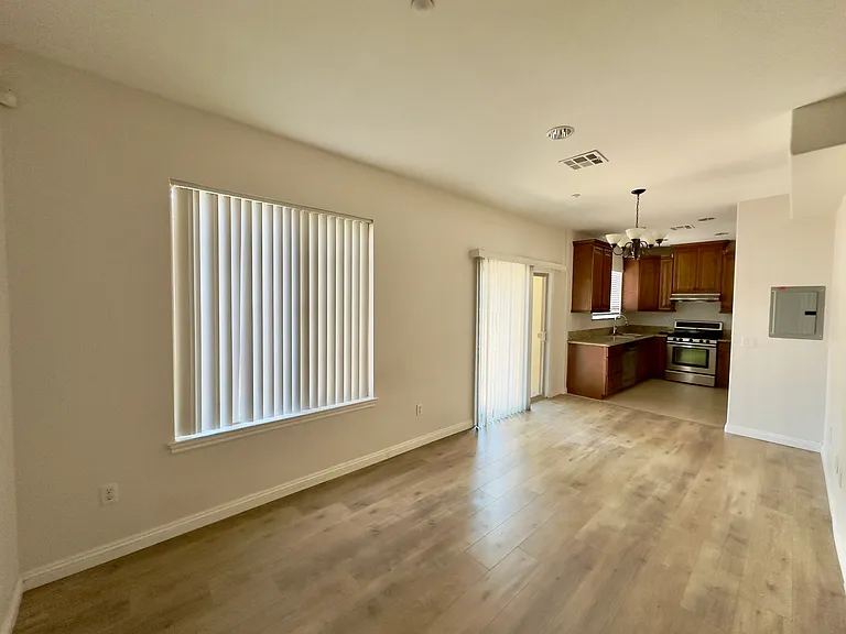 968 S Highland Ave — Photo 6