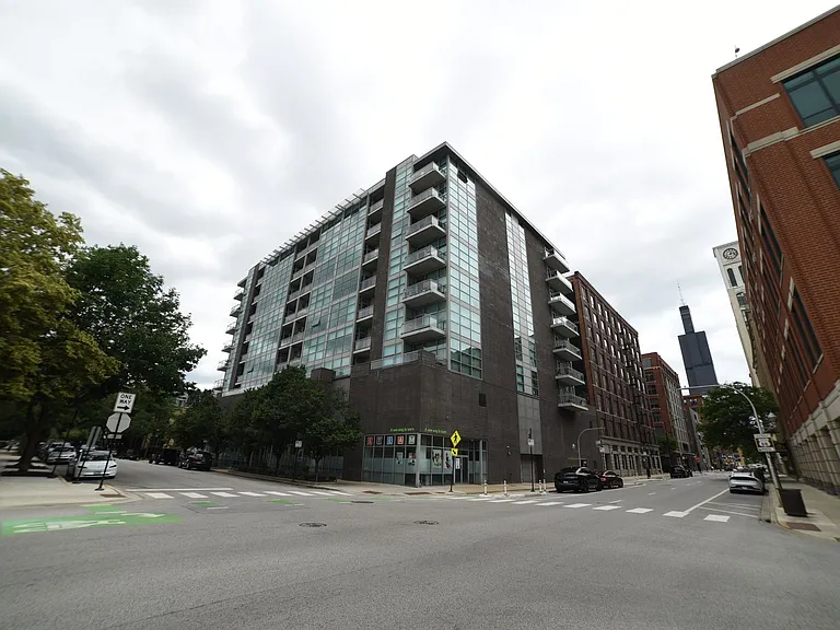 225 S Sangamon St #701 — Photo 1