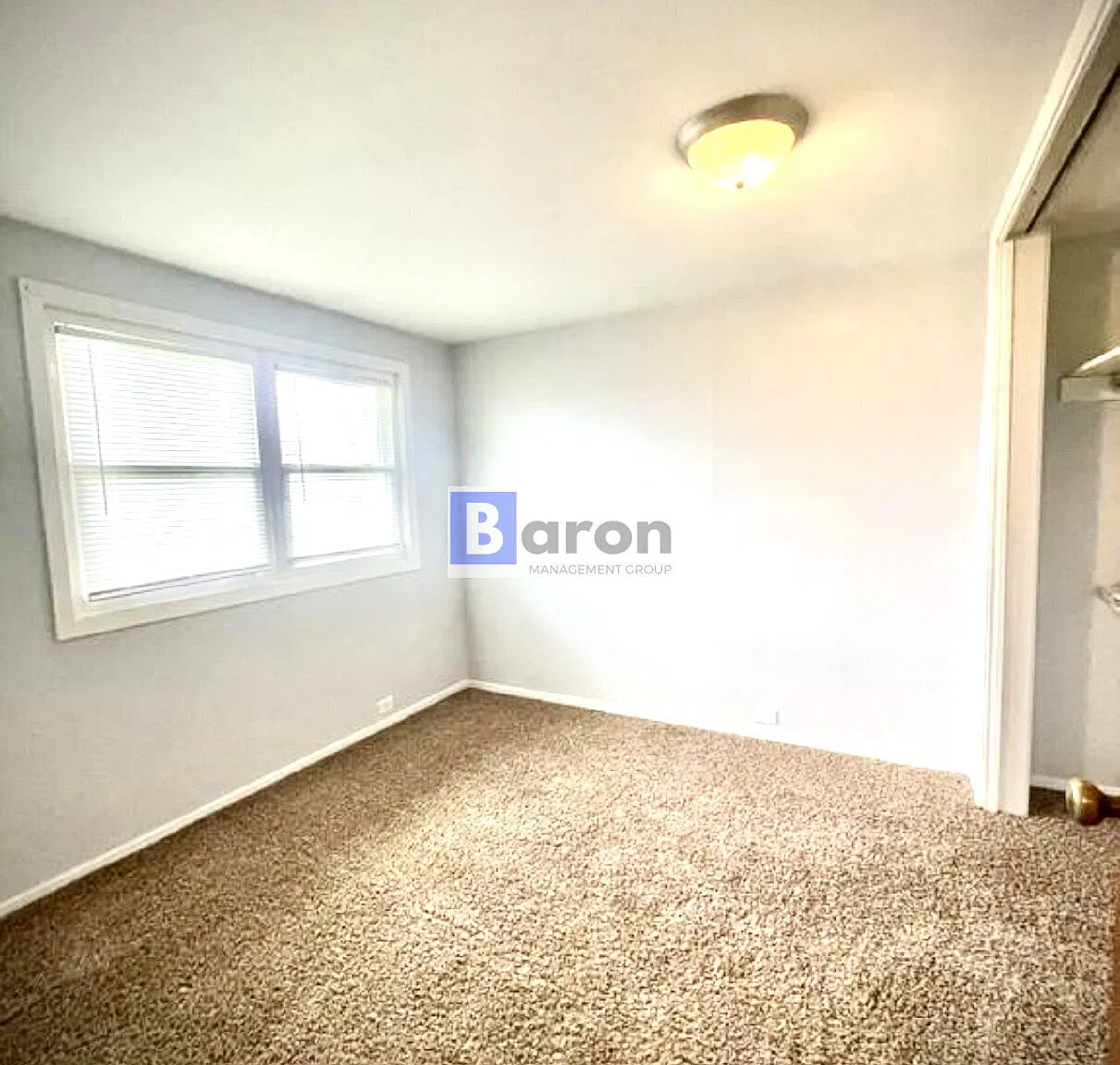 "Charming 2-Bedroom Home with Gleaming Hardwood Floors in South Bend Spacious 1728 Sq Ft!" — Photo 4