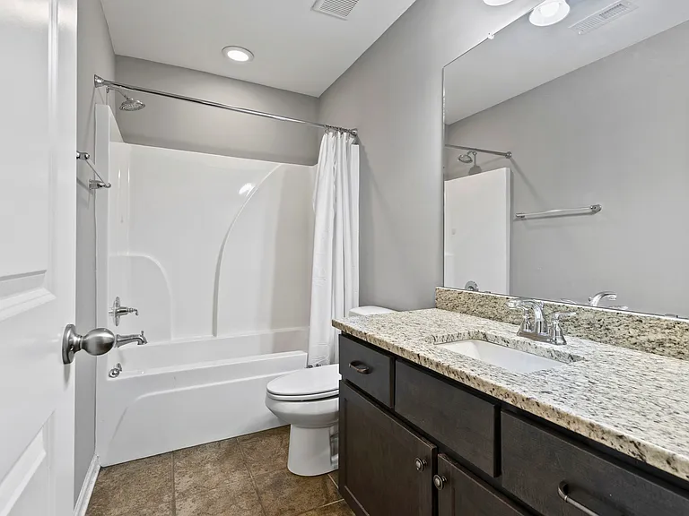 830 W Richland Cir — Photo 24