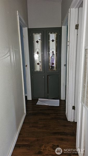 3rd image of 1104 E Alderwood Road