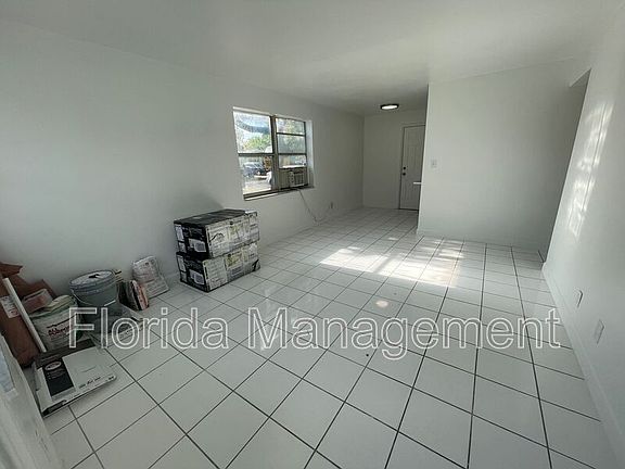 4th image of 1041 NW 7th Terrace Mpbx Gln #1