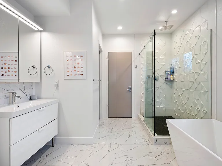 2037 N Hooker St #L — Photo 19