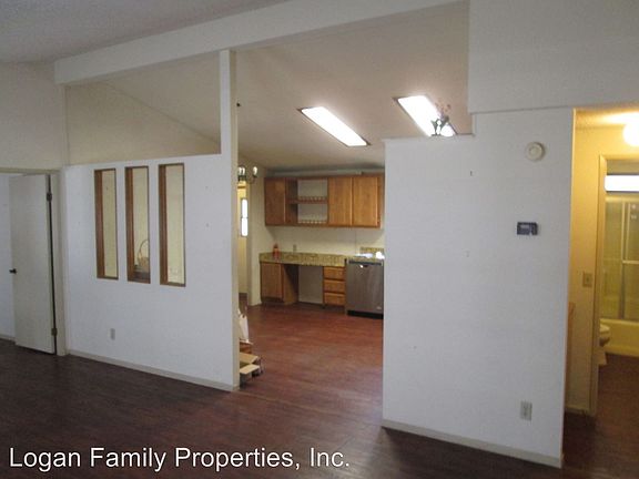 4th image of 14955 Avenida Venusto Unit 11