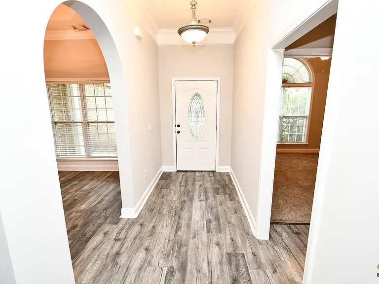 304 Newport Ave — Photo 2