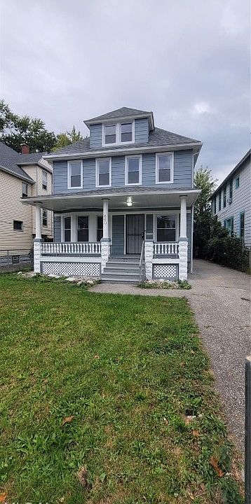 1st image of 640 E 108th St