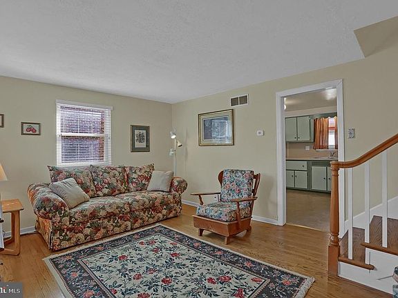 4th image of 738 Chanceford Ave