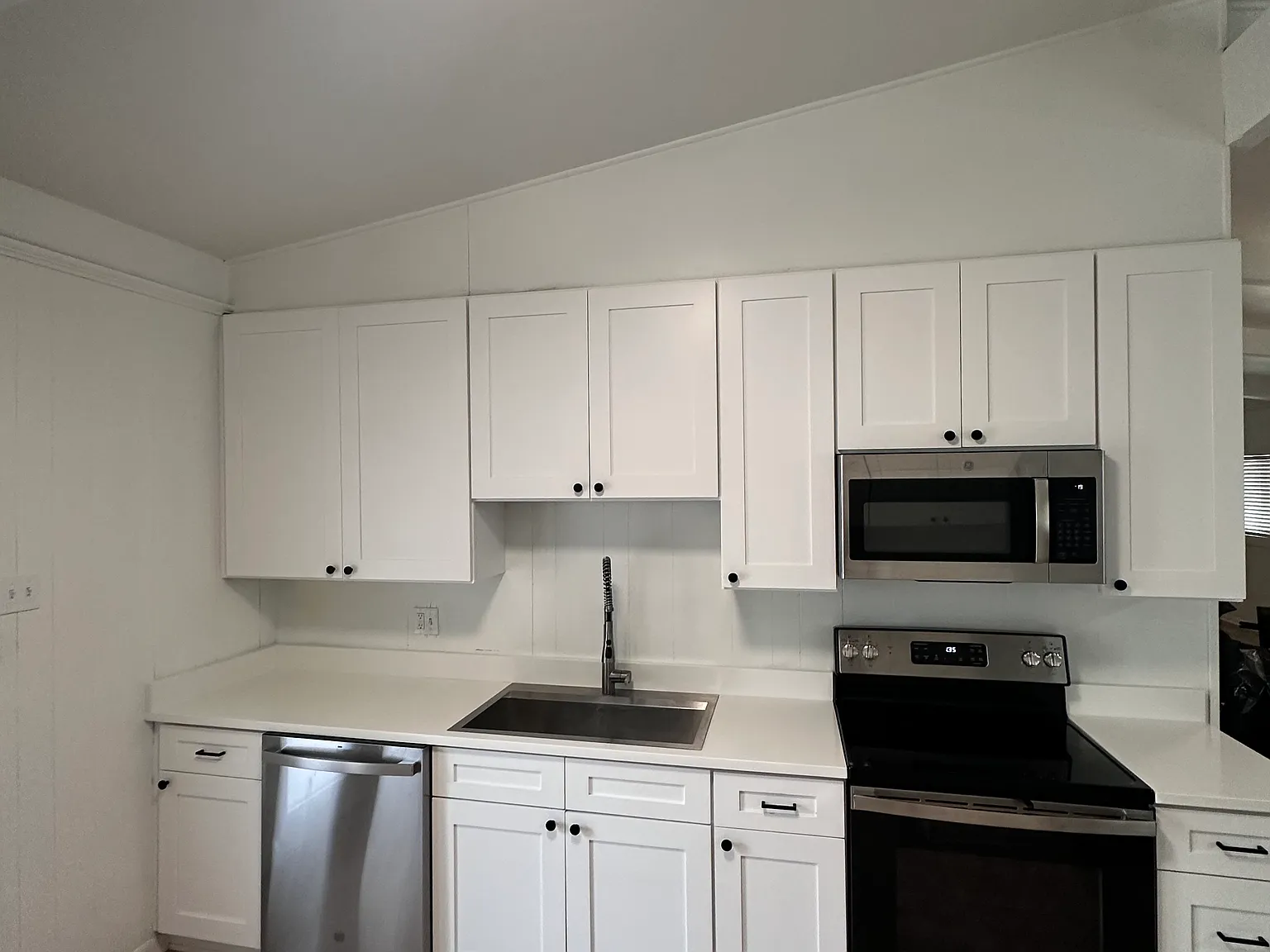 2 bed, 1024 sqft, $1,575 — Photo 2