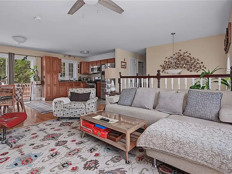 45 Oakwood Ave — Photo 9