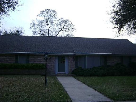 2nd image of 927 30th St