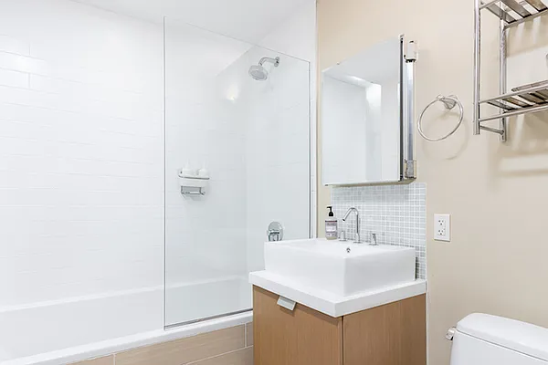 Sold by Modern Spaces | media 8