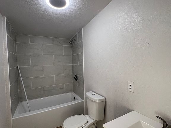 5th image of 93 S Villa St #B