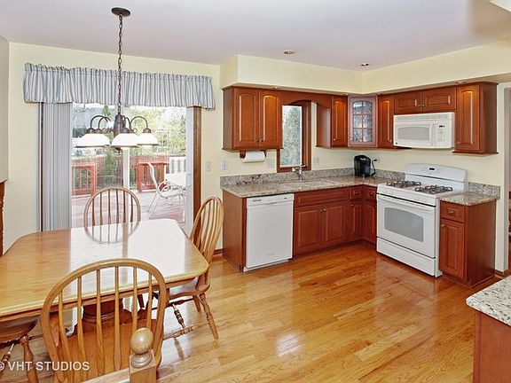 4th image of 1016 Hyde Park Ln