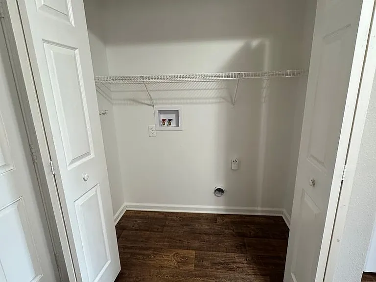 644 Springtree Ln — Photo 12